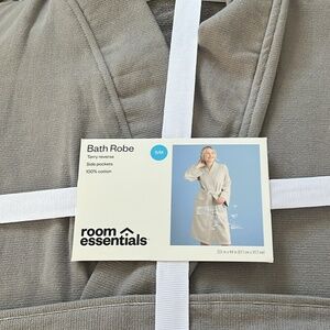 ROOM ESSENTIALS ROBE 100% COTTON. Sz S/M-Super comfy.